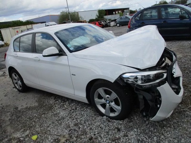 BMW 118 2.0 D 5P — zdjęcie 2