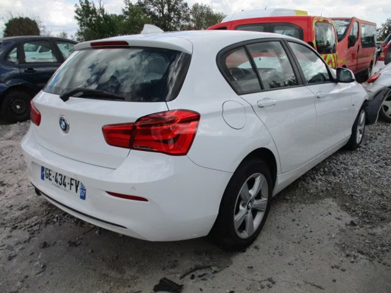 BMW 118 2.0 D 5P — zdjęcie 3