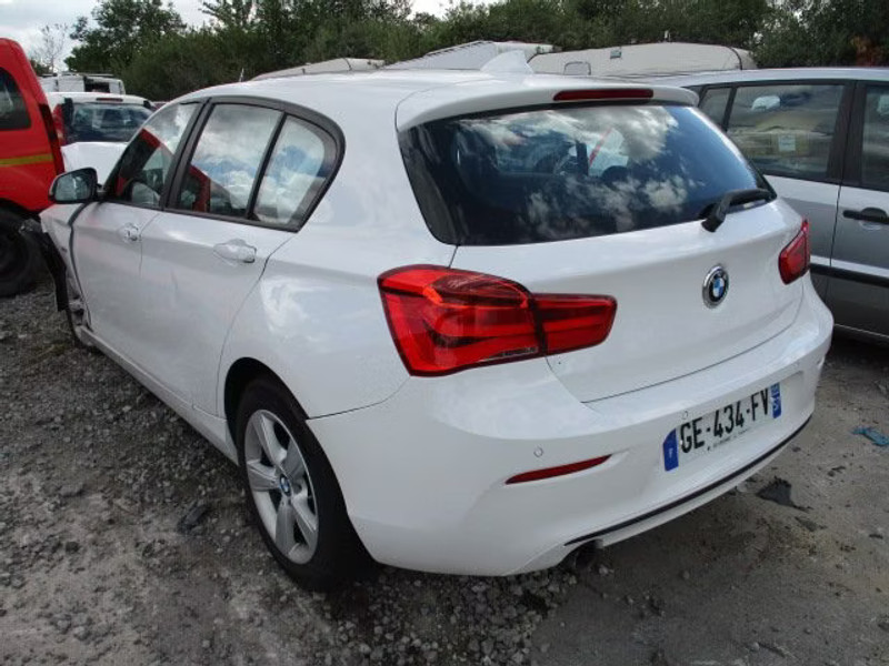 BMW 118 2.0 D 5P — zdjęcie 4