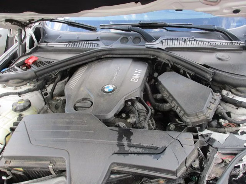 BMW 118 2.0 D 5P — zdjęcie 5