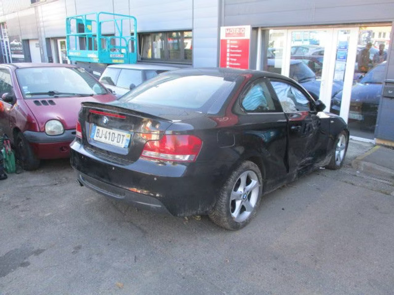 BMW 123 COUPE 2.0 D 2P — zdjęcie 4