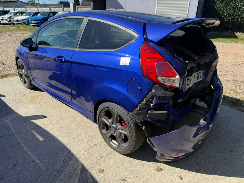 FORD FIESTA ST 1.6T 182 — zdjęcie 6