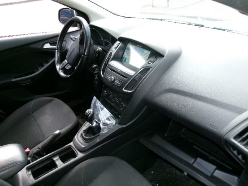 FORD FOCUS 1.5 TDCI 5P — zdjęcie 6
