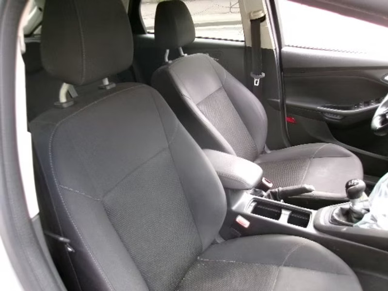 FORD FOCUS 1.5 TDCI 5P — zdjęcie 7