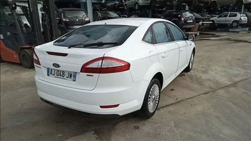 FORD MONDEO III 1.8 TDCI — zdjęcie 3