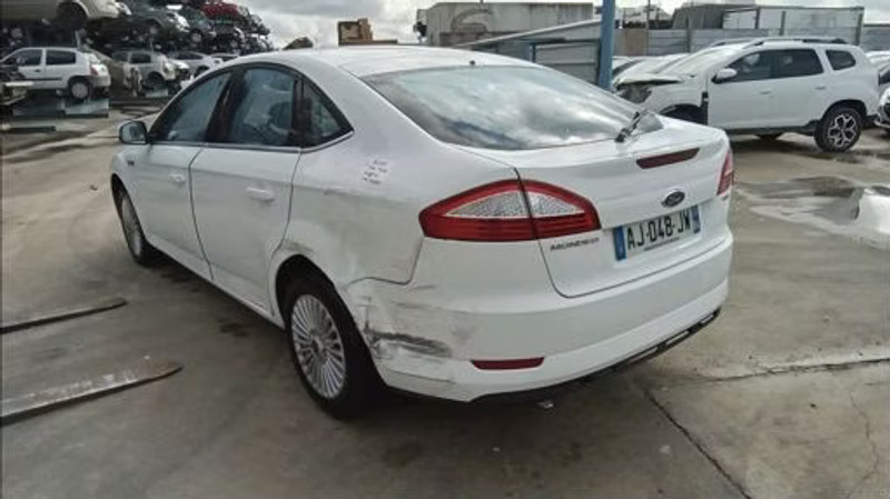 FORD MONDEO III 1.8 TDCI — zdjęcie 4