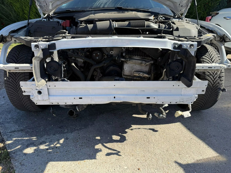 JAGUAR XE 2.0D 180 R-SPORT — zdjęcie 17