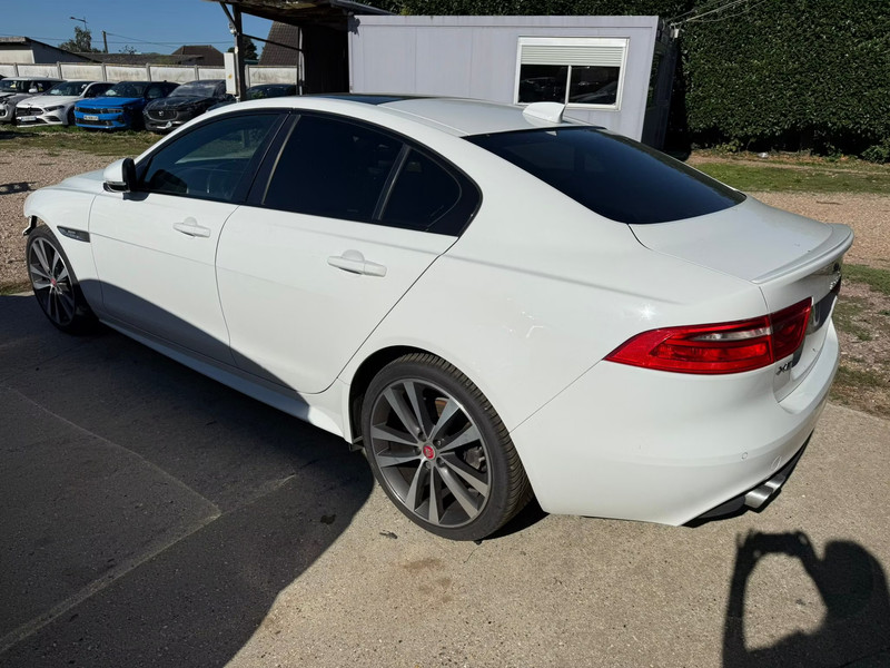 JAGUAR XE 2.0D 180 R-SPORT — zdjęcie 4
