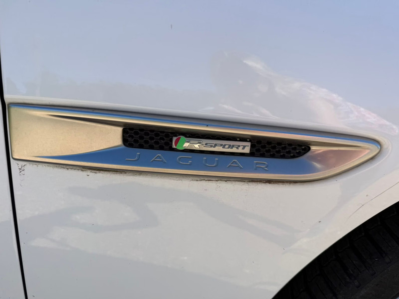 JAGUAR XE 2.0D 180 R-SPORT — zdjęcie 7