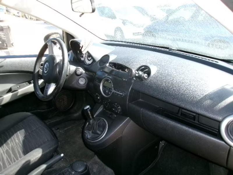 MAZDA 2 1.4 MZCD 5P — zdjęcie 5