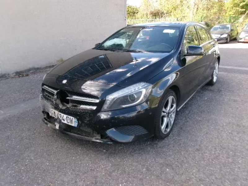 MERCEDES A200 1.8 CDI BA 5P — zdjęcie 2