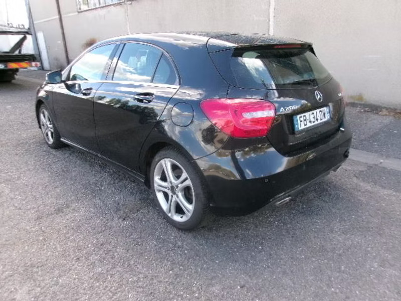 MERCEDES A200 1.8 CDI BA 5P — zdjęcie 3