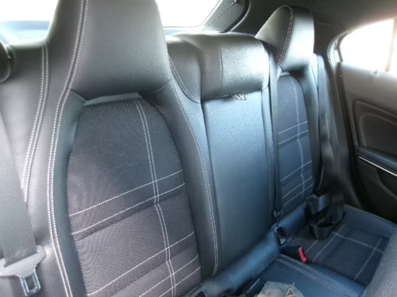 MERCEDES A200 1.8 CDI BA 5P — zdjęcie 8