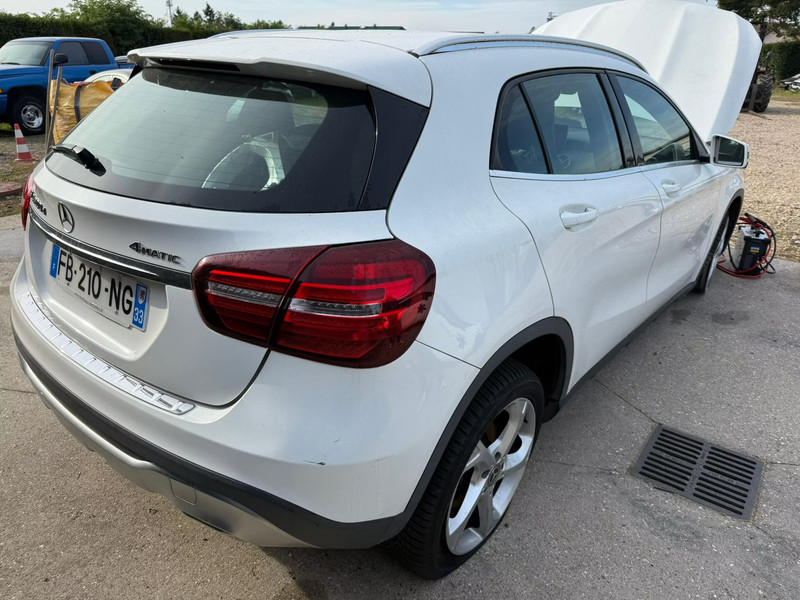 MERCEDES GLA 200 2.1 D 136 4 MATIC — zdjęcie 3