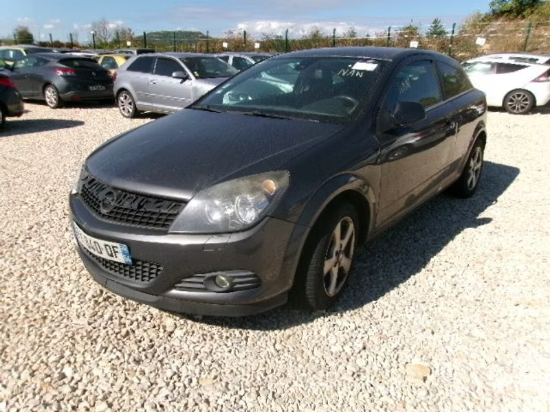 OPEL ASTRA GTC 1.6 I 3P — zdjęcie 1