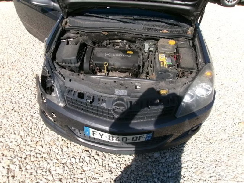 OPEL ASTRA GTC 1.6 I 3P — zdjęcie 5