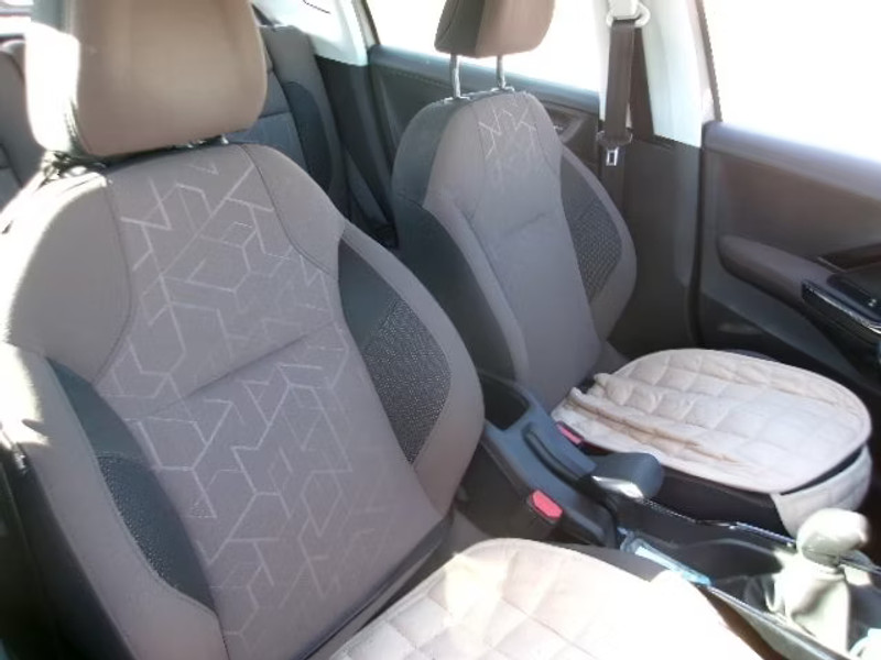 PEUGEOT 2008 1.6 HDI 5P — zdjęcie 6