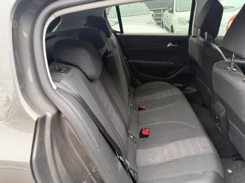 PEUGEOT 308 1.5 HDI 5P — zdjęcie 8