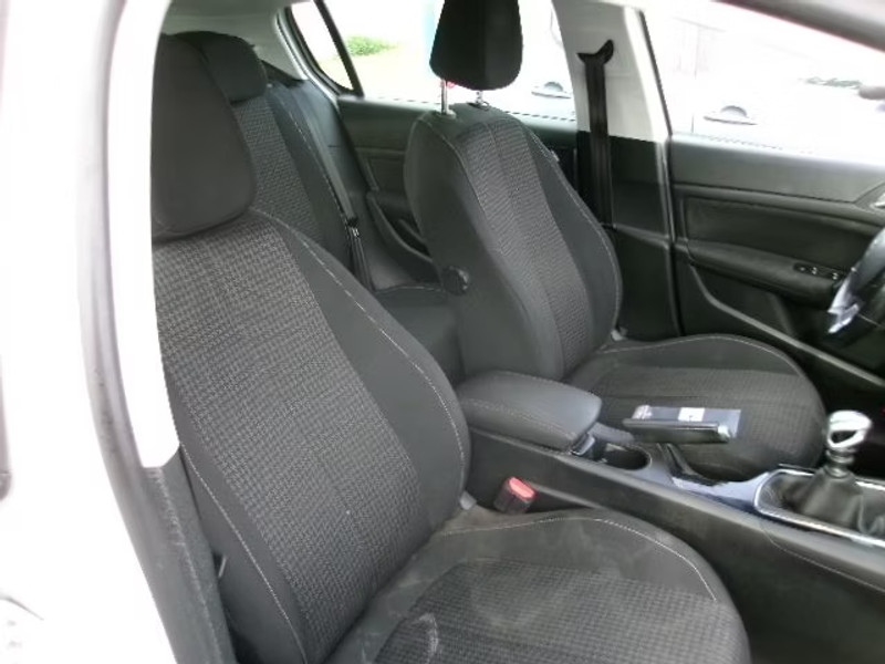 PEUGEOT 308 1.5 HDI 5P — zdjęcie 8