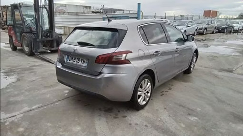 PEUGEOT 308 II 1.6 HDI - 92 — zdjęcie 3