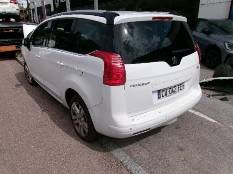 PEUGEOT 5008 2.0 HDI 5P — zdjęcie 3