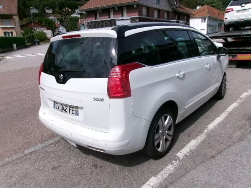 PEUGEOT 5008 2.0 HDI 5P — zdjęcie 4