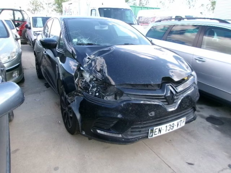RENAULT CLIO 0.9 I 5P — zdjęcie 2
