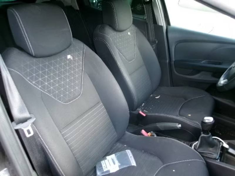 RENAULT CLIO 0.9 I 5P — zdjęcie 7