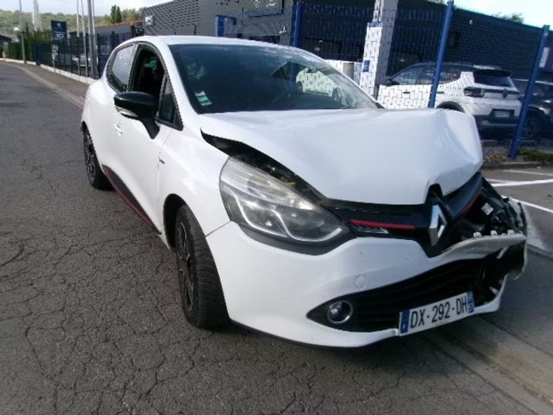 RENAULT CLIO 0.9 TCE 5P — zdjęcie 1