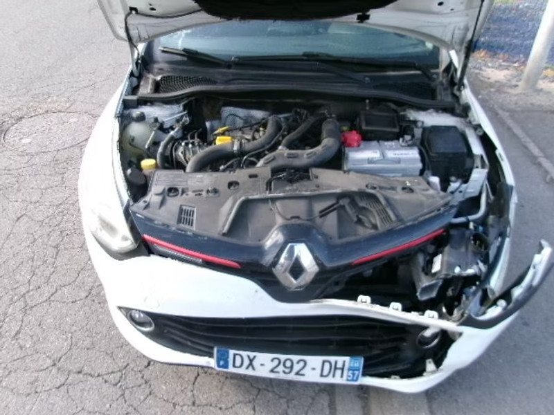 RENAULT CLIO 0.9 TCE 5P — zdjęcie 5