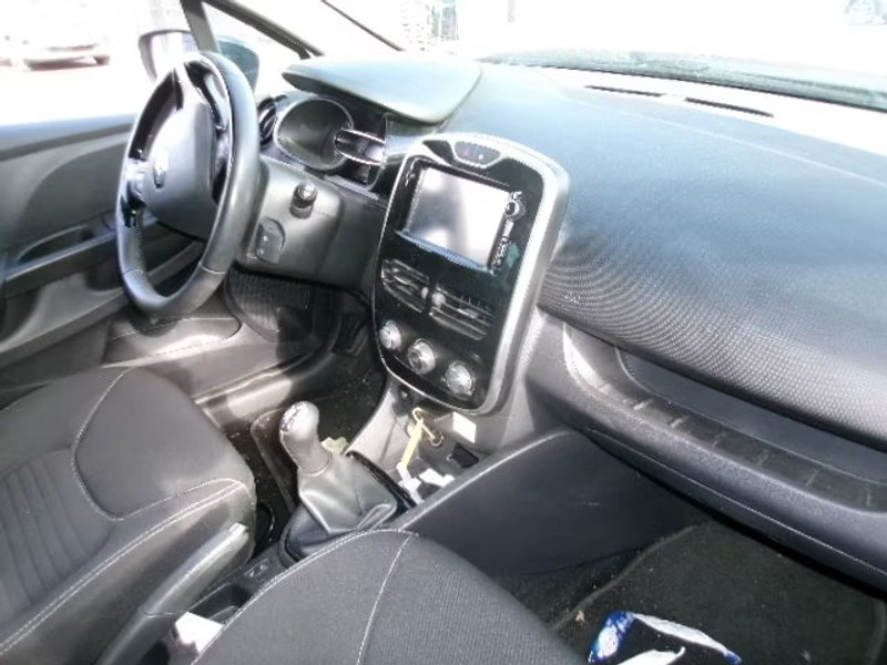 RENAULT CLIO 0.9 TCE 5P — zdjęcie 6