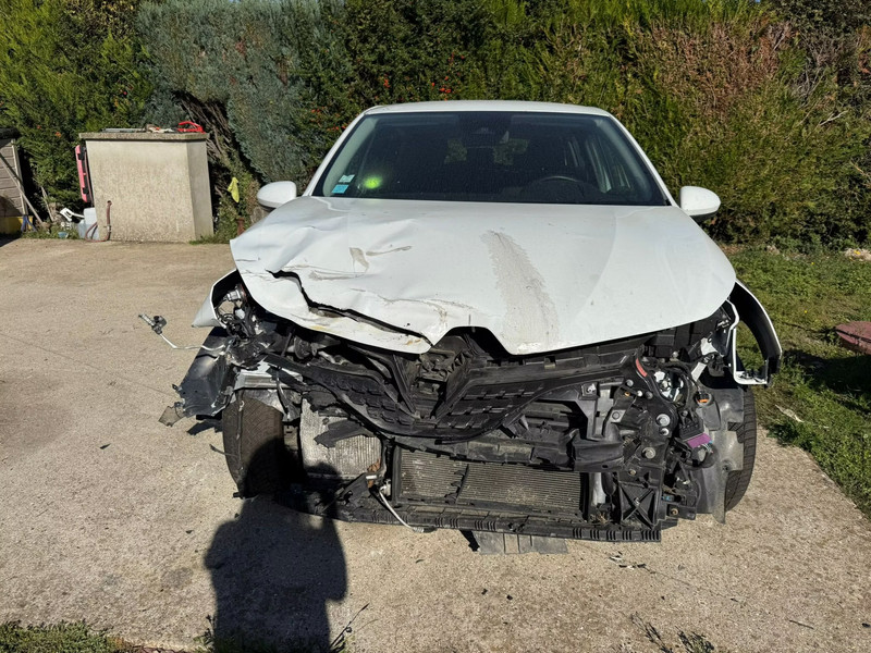 RENAULT CLIO 1.5 BLUE 85 — zdjęcie 6
