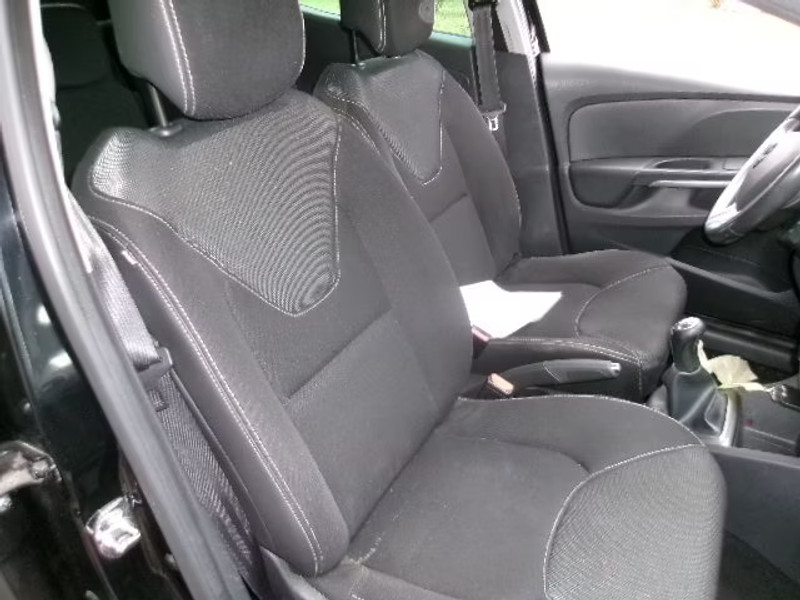 RENAULT CLIO 1.5 DCI 5P — zdjęcie 8