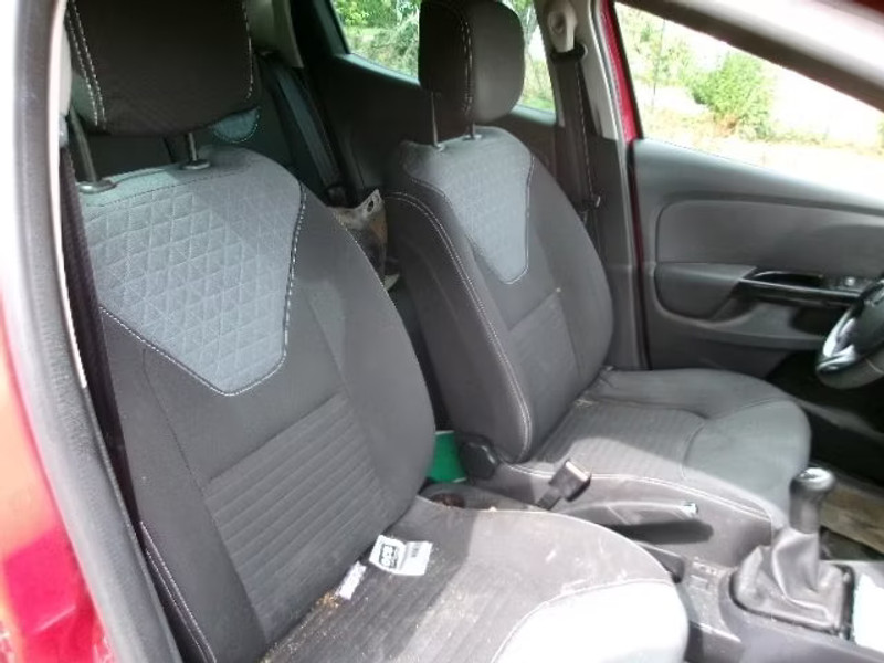 RENAULT CLIO 1.5 DCI 5P — zdjęcie 8