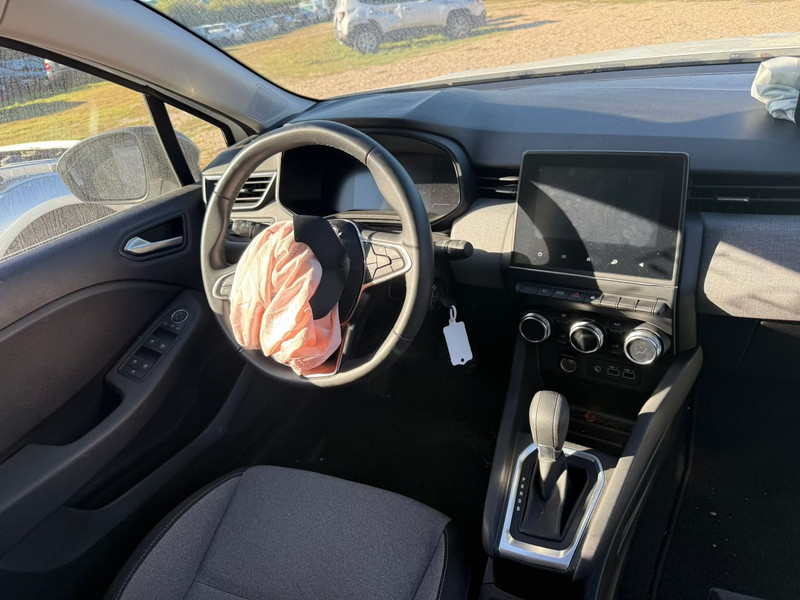 RENAULT CLIO 1.6 E-TECH 145 — zdjęcie 10