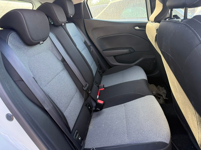 RENAULT CLIO 1.6 E-TECH 145 — zdjęcie 11