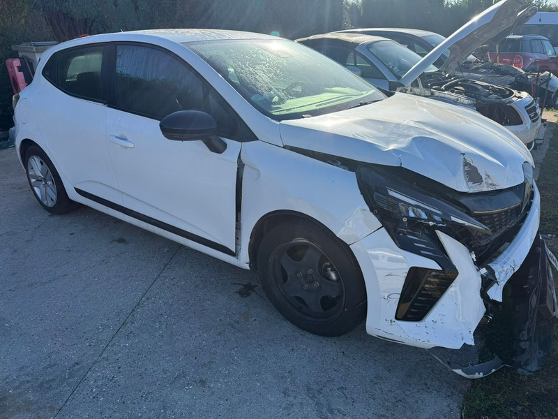 RENAULT CLIO 1.6 E-TECH 145 — zdjęcie 2