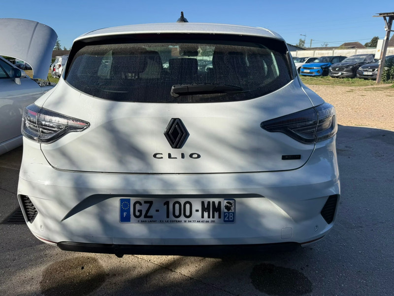 RENAULT CLIO 1.6 E-TECH 145 — zdjęcie 5