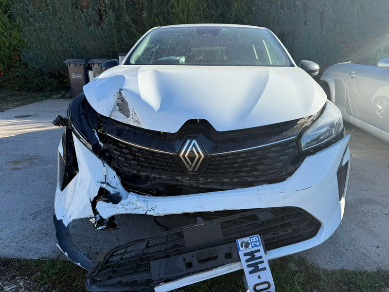 RENAULT CLIO 1.6 E-TECH 145 — zdjęcie 6