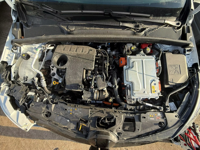 RENAULT CLIO 1.6i E-TECH 145 — zdjęcie 11