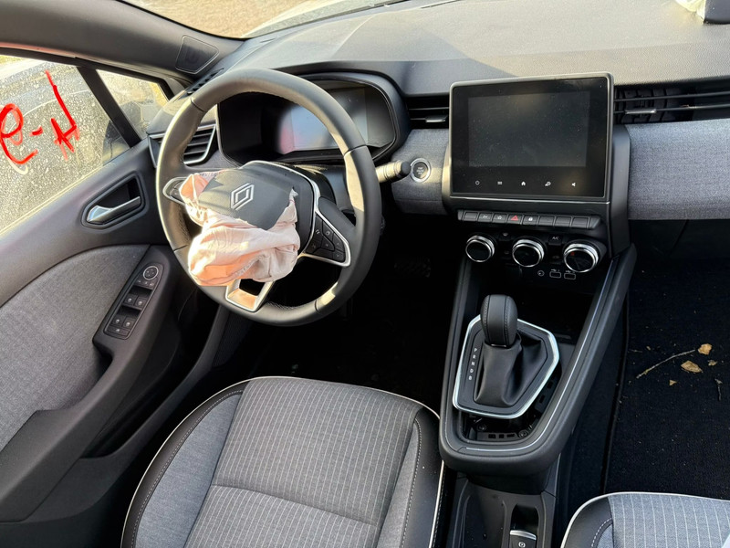 RENAULT CLIO 1.6i E-TECH 145 — zdjęcie 7