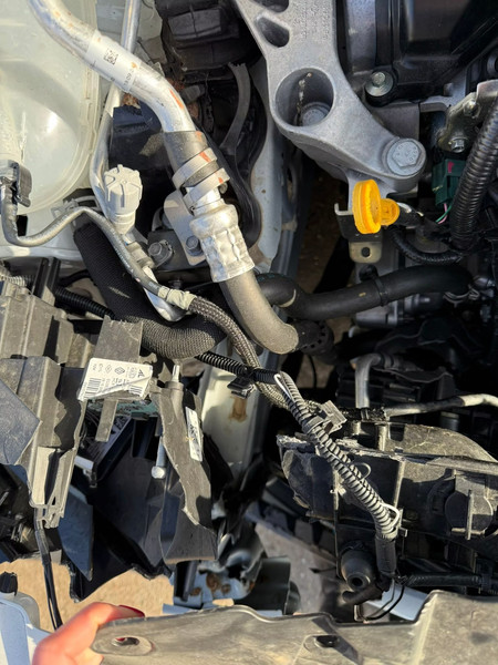 RENAULT CLIO 1.6i E-TECH 145 — zdjęcie 9