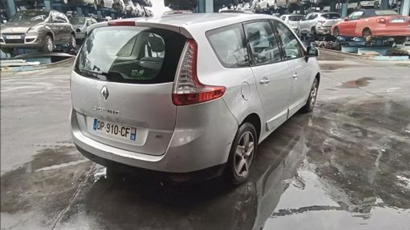 RENAULT GRAND SCENIC III 1.6 DCI — zdjęcie 3
