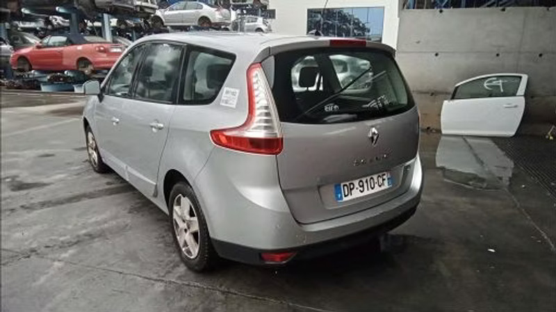 RENAULT GRAND SCENIC III 1.6 DCI — zdjęcie 4