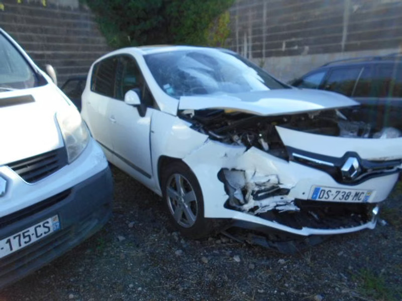 RENAULT SCENIC 1.6 DCI 5P — zdjęcie 1