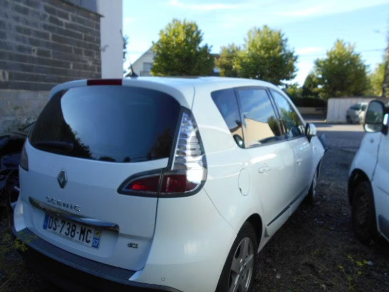 RENAULT SCENIC 1.6 DCI 5P — zdjęcie 4