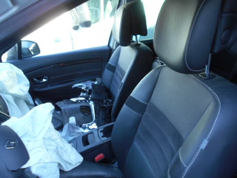 RENAULT SCENIC 1.6 DCI 5P — zdjęcie 6