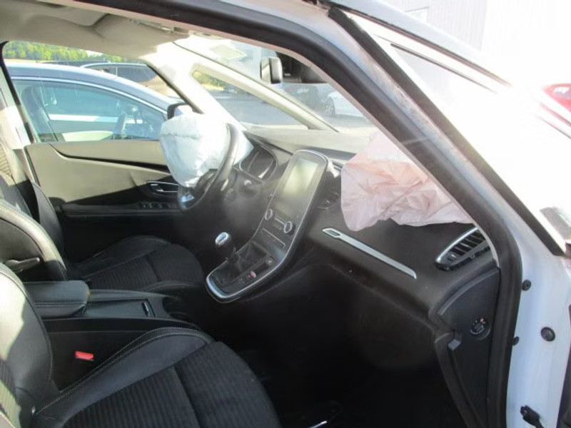 RENAULT SCENIC 1.6 DCI 5P — zdjęcie 6