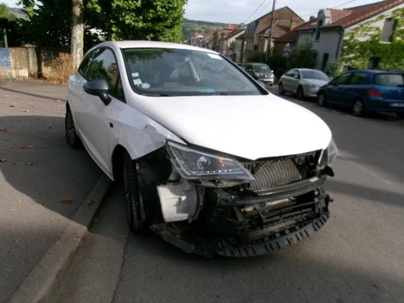 SEAT IBIZA 1.2 TSI 3P — zdjęcie 2