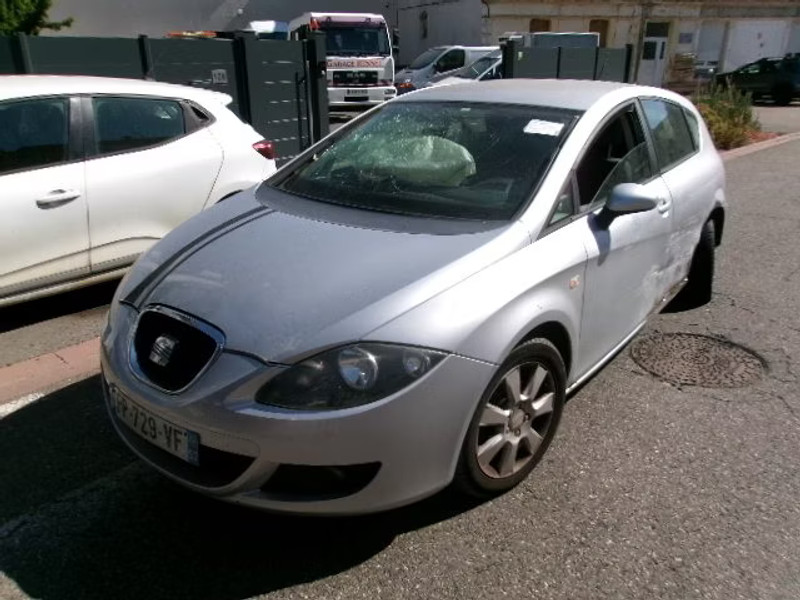 SEAT LEON 1.9 TDI 5P — zdjęcie 2